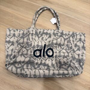 Brand New ALO Yoga Women's Gray and Cream Tote Bag